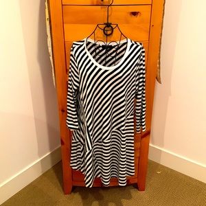 Comfy USA 3/4 Sleeve Asymmetrical cut tunic